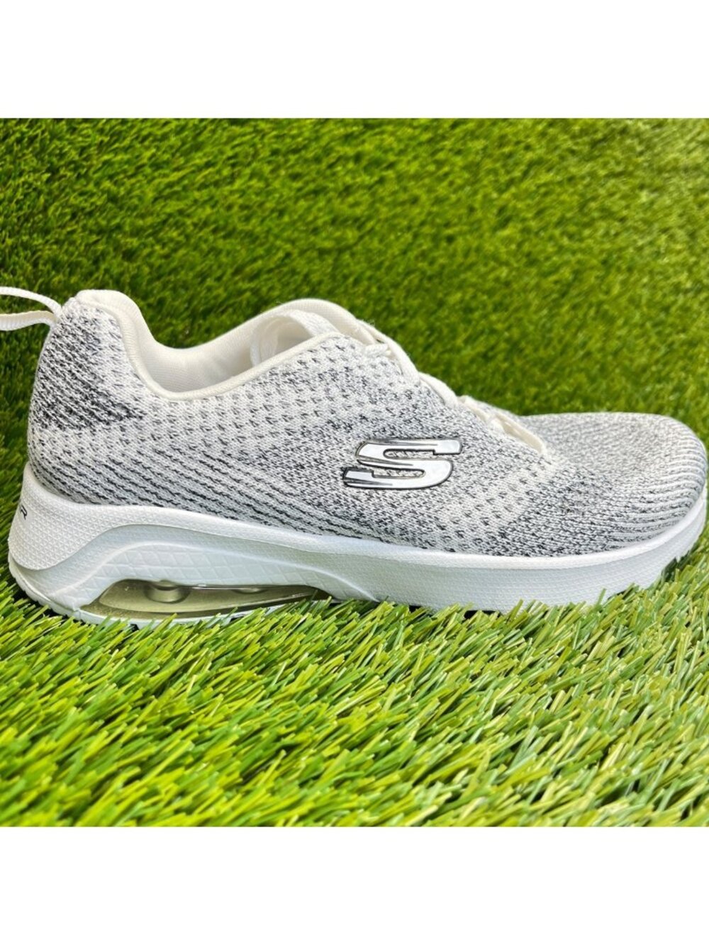 Skechers Skech Air Extreme Womens Size 6 White Black Running Shoes Sneakers
